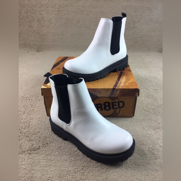 Unr8ted White Chelsea boots Womens size 8.5W slip on - Picture 1 of 11